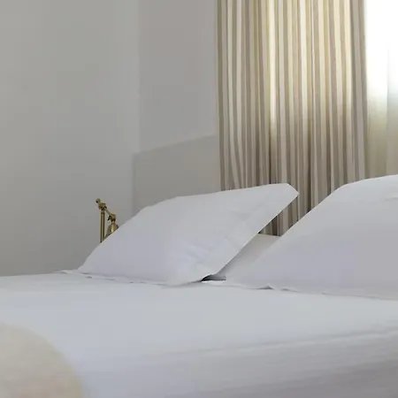 Saint 40 Deluxe Sarande