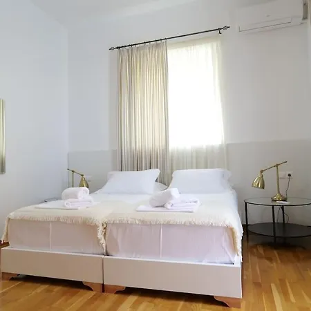 Saint 40 Deluxe Villa Sarande