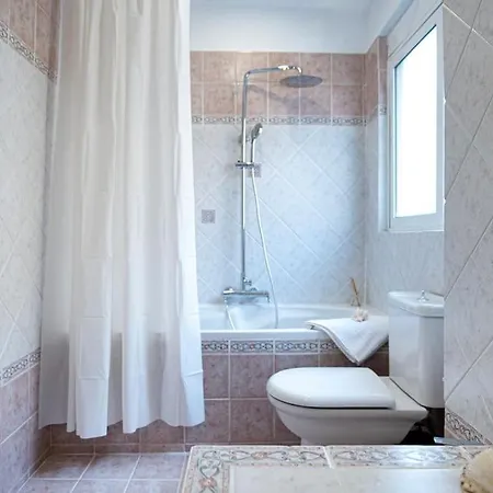 Saint 40 Deluxe Sarande