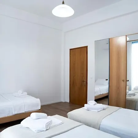 Saint 40 Deluxe Sarandë